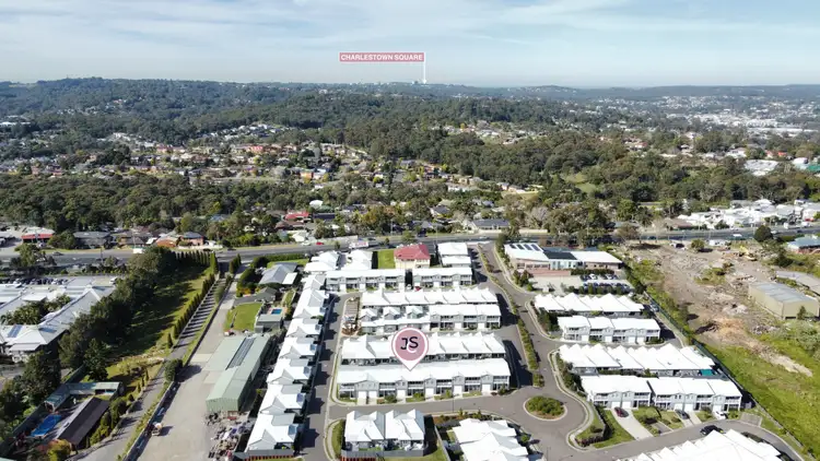 8 LAPWING ST STREET