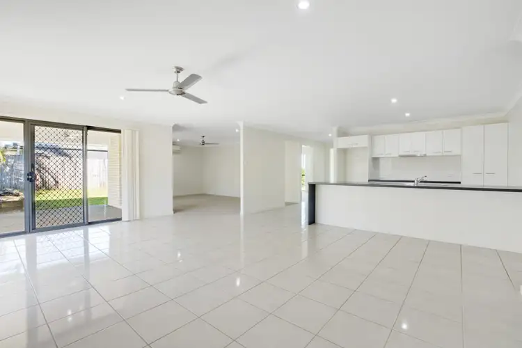 Second view of Homely house listing, 7/8 Greenwood Drive, Glenella QLD 4740