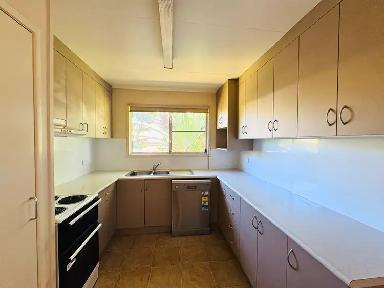 20 Bradman Street, Moranbah QLD 4744