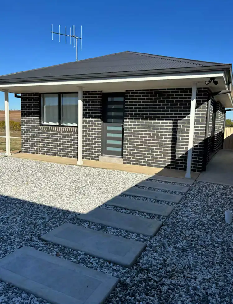 8 Jarvis Street, Llanarth NSW 2795