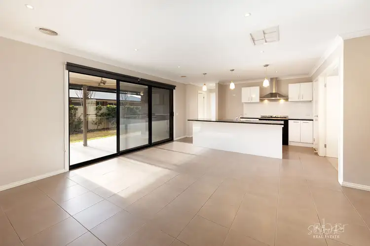 Fifth view of Homely house listing, 33 WHITELEY CIRCUIT, Baranduda VIC 3691