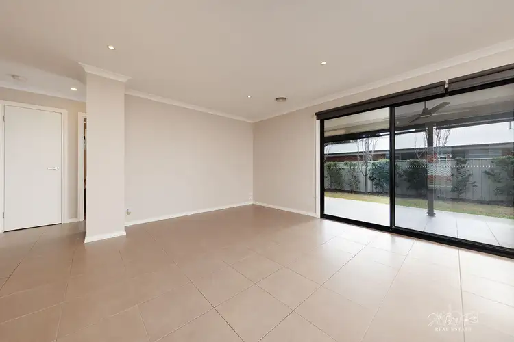 Sixth view of Homely house listing, 33 WHITELEY CIRCUIT, Baranduda VIC 3691