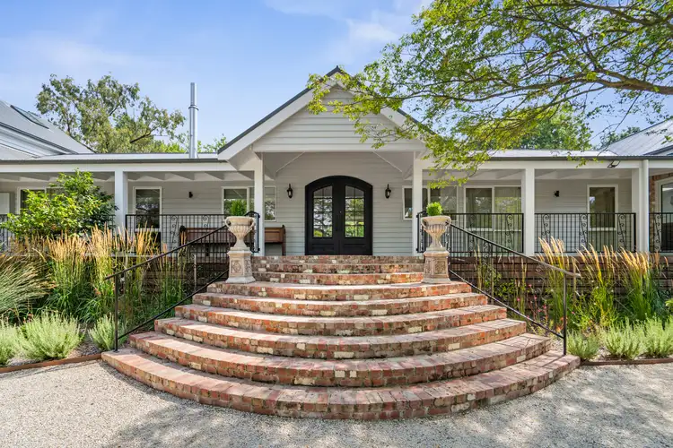 18 Salisbury Road, Mount Macedon VIC 3441