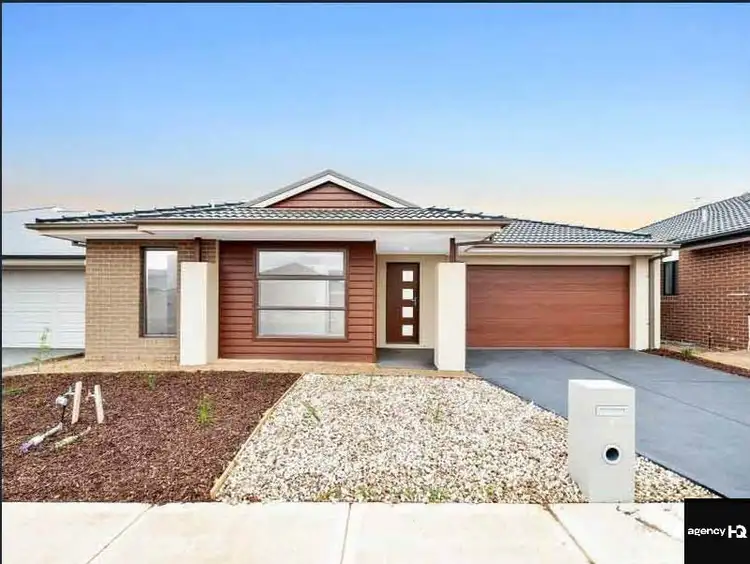 Main view of Homely house listing, 8 Sandygate Circuit, Strathtulloh VIC 3338