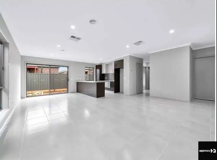 Fifth view of Homely house listing, 8 Sandygate Circuit, Strathtulloh VIC 3338