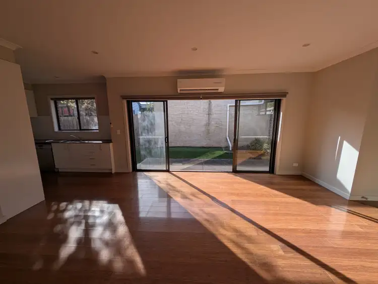 Fourth view of Homely townhouse listing, 2/6 McEwan Road, Heidelberg Heights VIC 3081