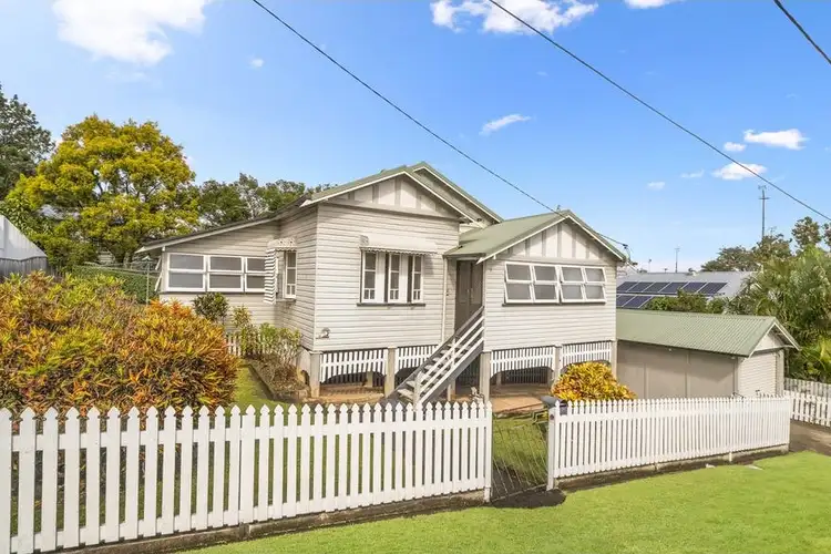 11 Goldsworthy Avenue, Hamilton QLD 4007