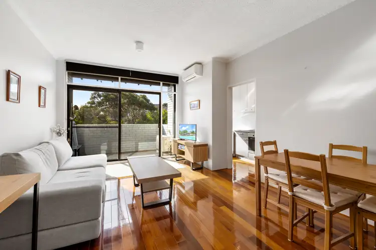54-58 Solander Street
