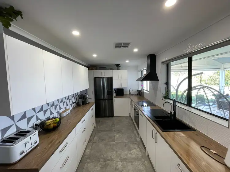 Second view of Homely house listing, 27 Manunda Way, Hallett Cove SA 5158