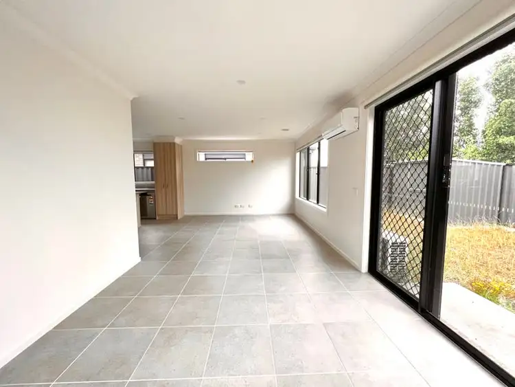 Fifth view of Homely house listing, 24 Expedition Street, Pakenham VIC 3810