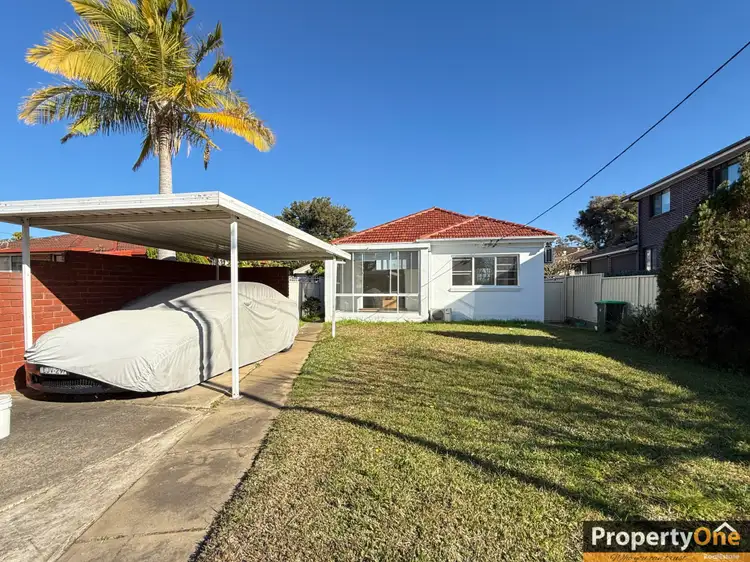 4 Welch Ave, Greenacre NSW 2190