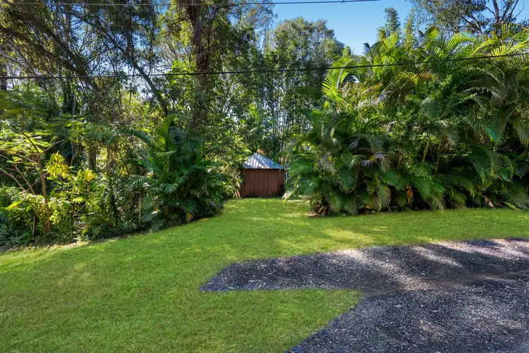 1 Bloodwood Avenue, Lamb Island QLD 4184