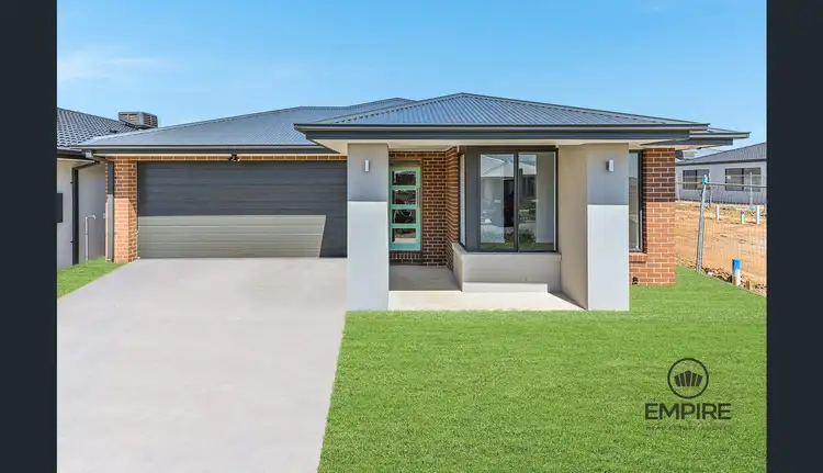 127 Yeungroon Blvd, Clyde North VIC 3978