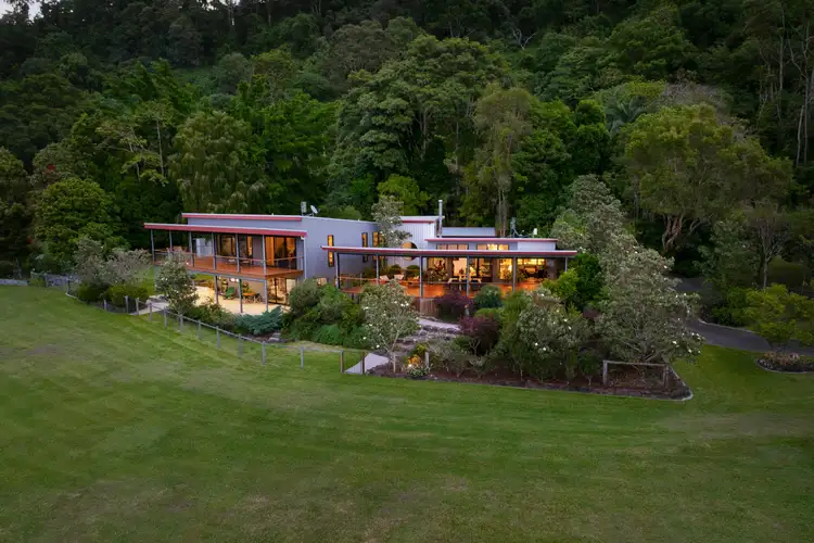 5 Spring Gardens Court, Hunchy QLD 4555