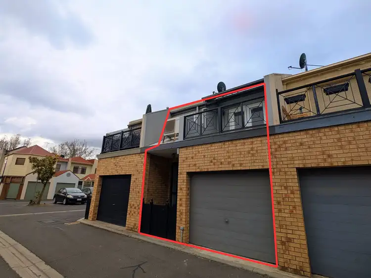 33 McAllister Mews, Kensington VIC 3031