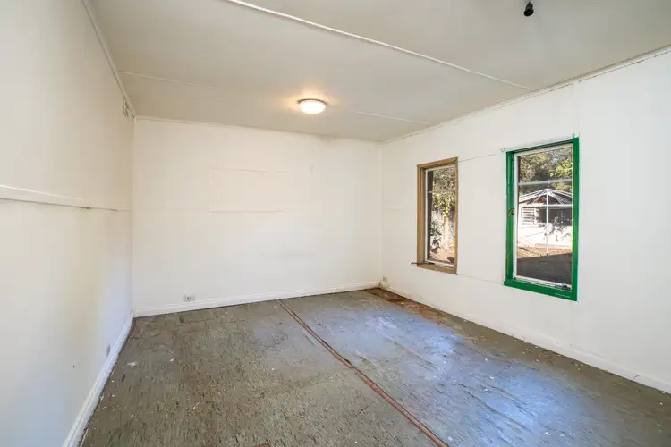 Sixth view of Homely house listing, 2 CROYLAND STREET, Wodonga VIC 3690