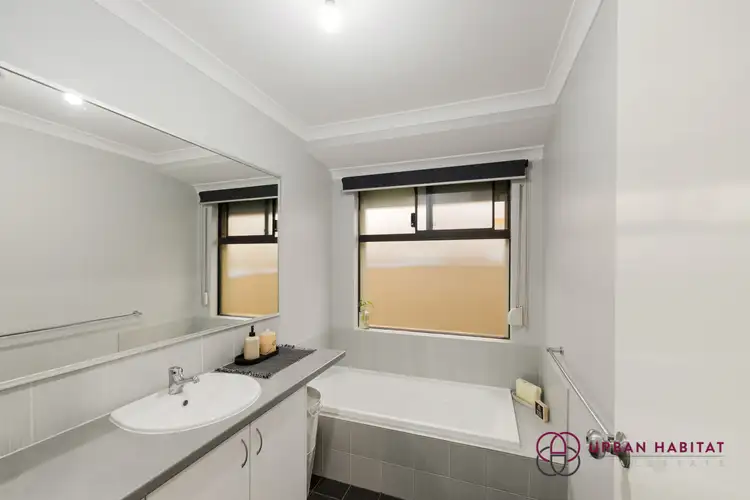 Sixth view of Homely house listing, 240 Runnymede Gate, Leda WA 6170