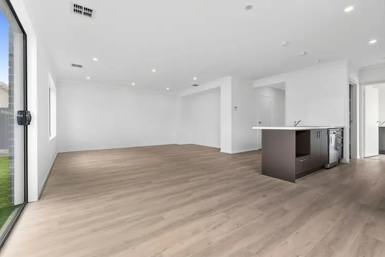 Fourth view of Homely house listing, 14 Bellagio Road, Berwick VIC 3806