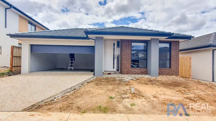 16 Marquess Crescent, Clyde North VIC 3978