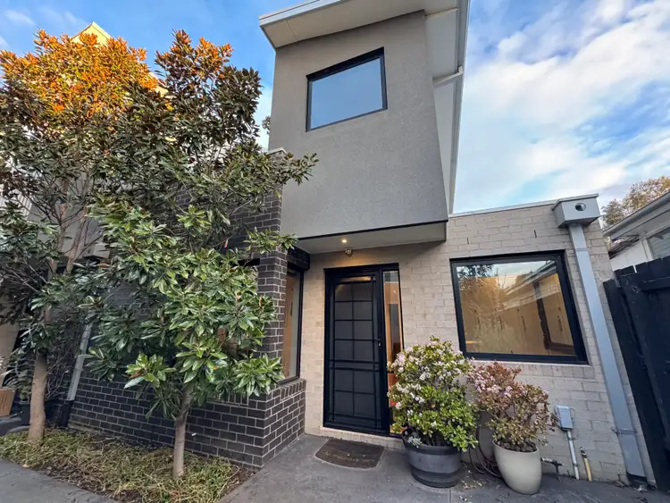 2/7 SHORTS ROAD, Coburg North VIC 3058