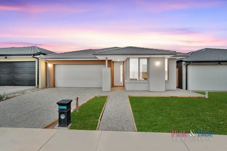 7 Desailly Parade, Rockbank VIC 3335