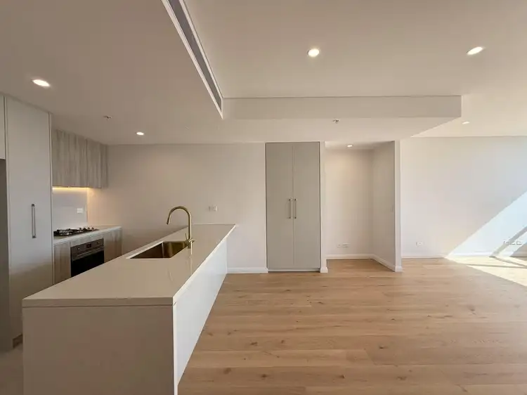 504/13 De Clambe Drive, Castle Hill NSW 2154