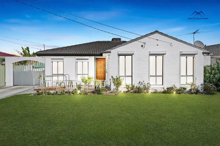 16 Clarence Avenue, Keysborough VIC 3173