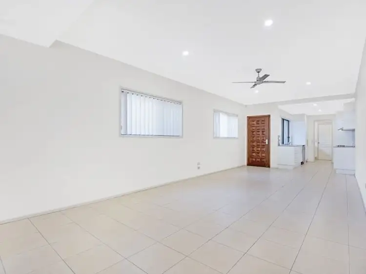 Fifth view of Homely unit listing, 2/11 Durran Street, Tugun QLD 4224