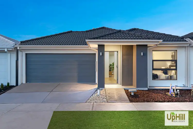16 Bohemian Rd, Clyde VIC 3978