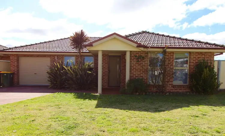 15 Binstead Street, Blayney NSW 2799