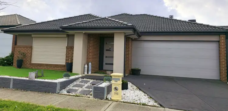 195 Heather Grove, Clyde North VIC 3978