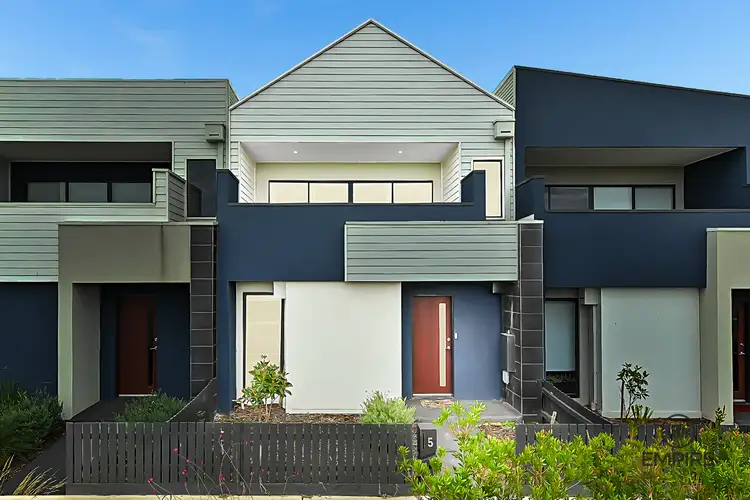 5 Guell La, Clyde North VIC 3978