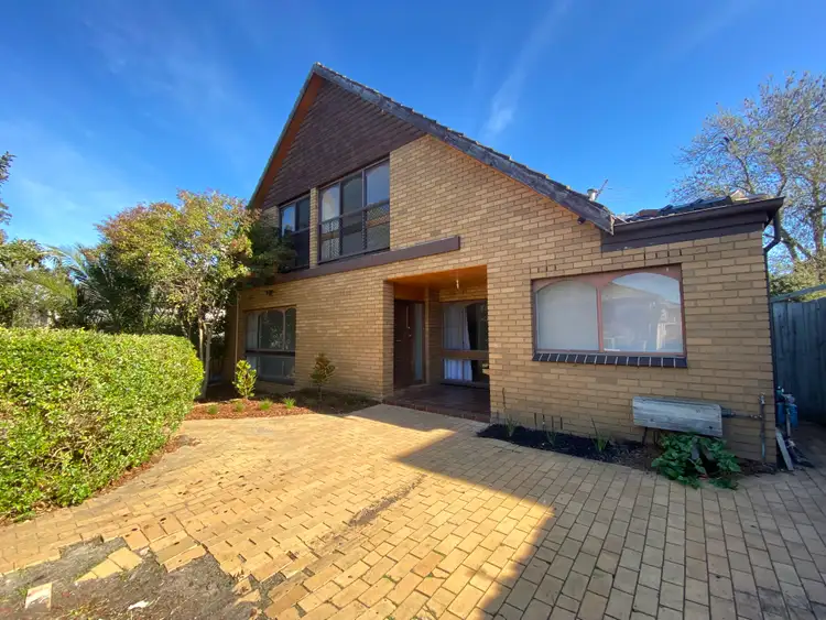 24 Malvern Grove, Caulfield North VIC 3161