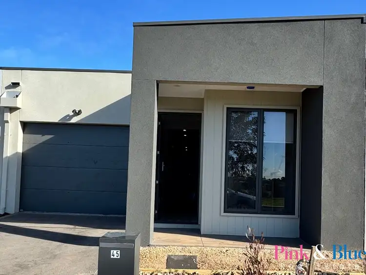 45 Greenpoint Drive, Rockbank VIC 3335