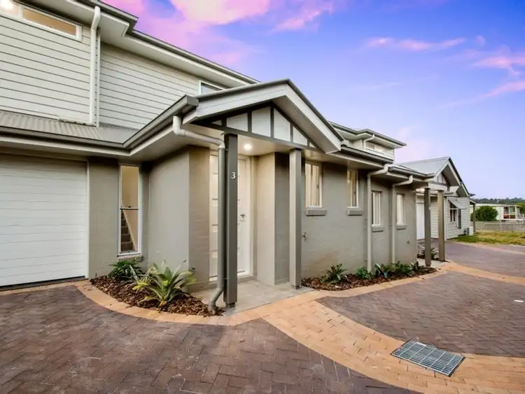 3/8 Brim Street, Newtown QLD 4350