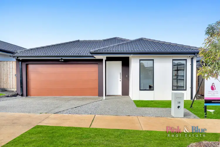 19 Hampshire Avenue, Rockbank VIC 3335