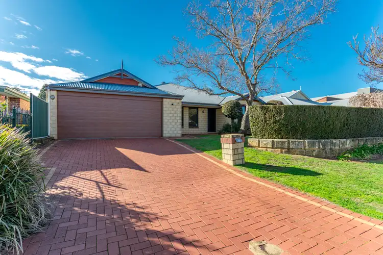 25 Flinn Avenue, Kelmscott WA 6111