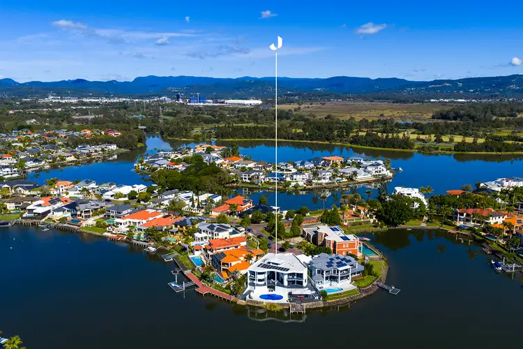 Fifth view of Homely house listing, 2 Bollard Circuit, Clear Island Waters QLD 4226