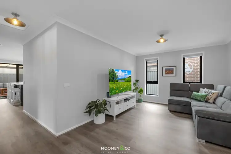Sixth view of Homely house listing, 4 Canmore Street, Cranbourne East VIC 3977