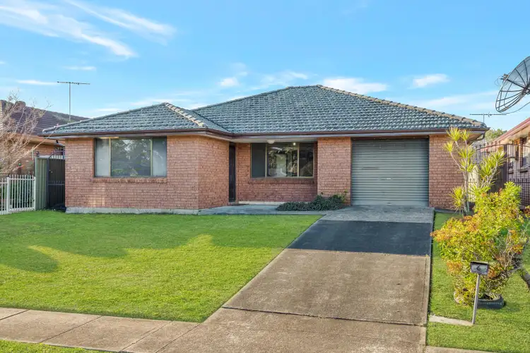 6 Woodlands Avenue, Bossley Park NSW 2176