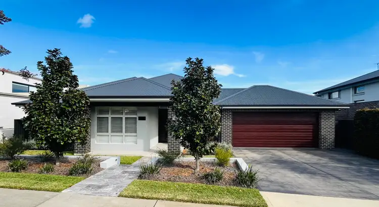 8 Hazel Bark Road, Glenmore Park NSW 2745