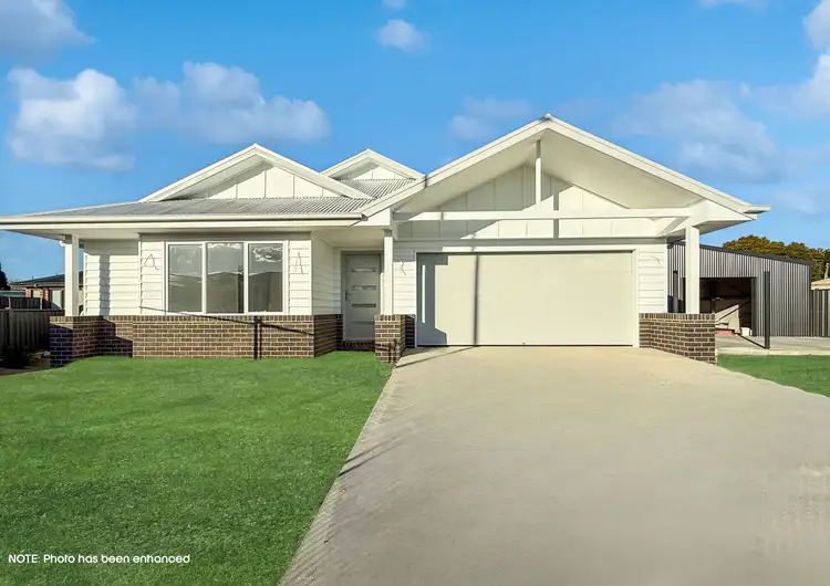 6 Robert Walter Place, Deniliquin NSW 2710