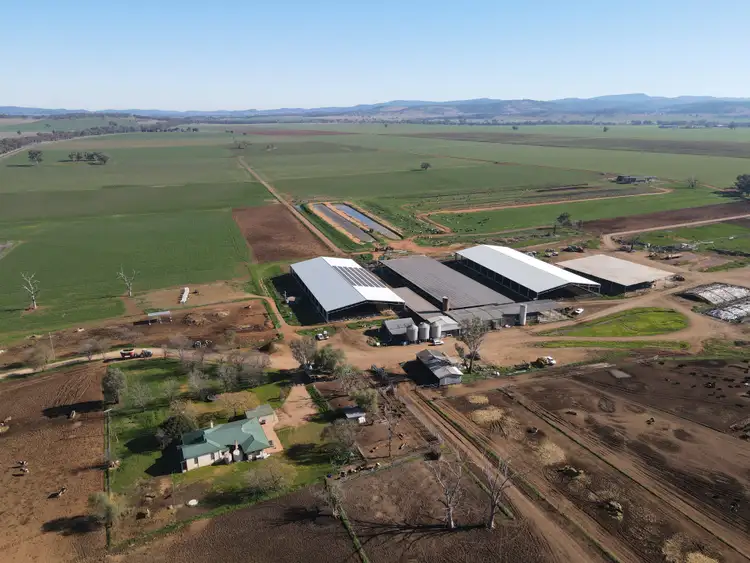 "Glenrowan" 448 Nangar Road