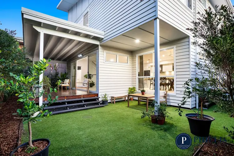 2/19 Killowill Avenue, Paradise Point QLD 4216