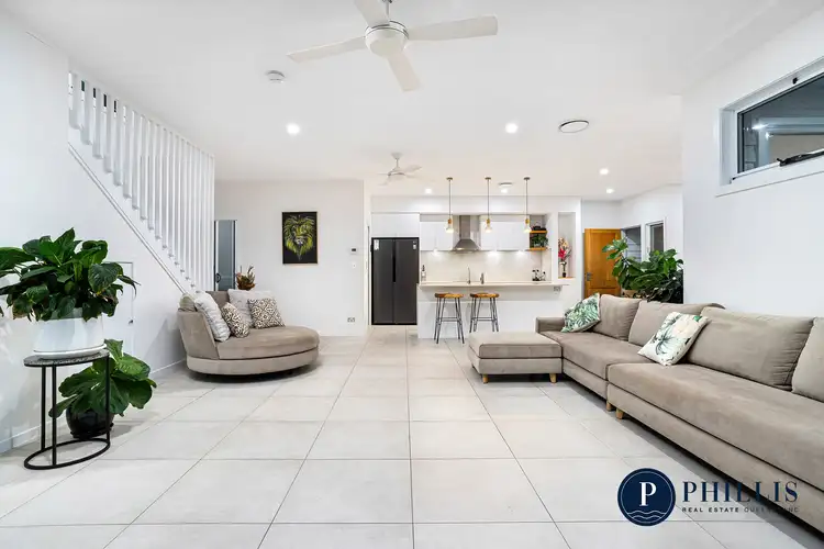 2/19 Killowill Avenue, Paradise Point QLD 4216