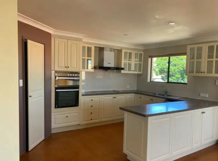 200 Emerald Drive, Regents Park QLD 4118