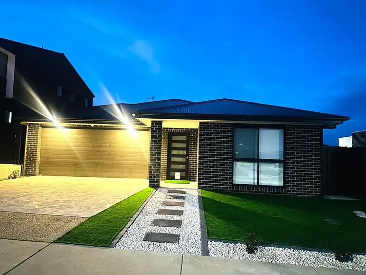 2 Cobden Street