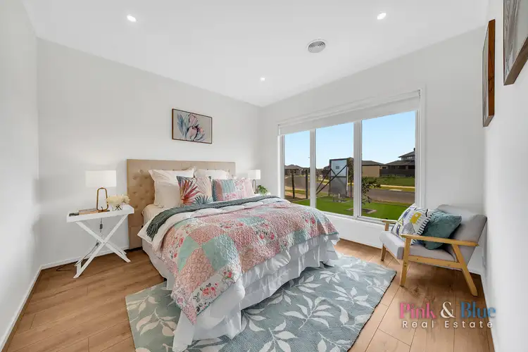 10 Ardisia Way, Manor Lakes VIC 3024