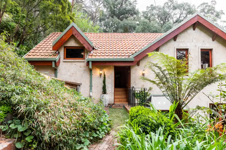 15 Hands Road, Kalorama VIC 3766