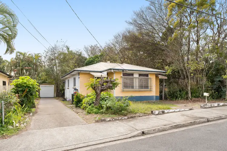15 Victoria Street, Fairfield QLD 4103
